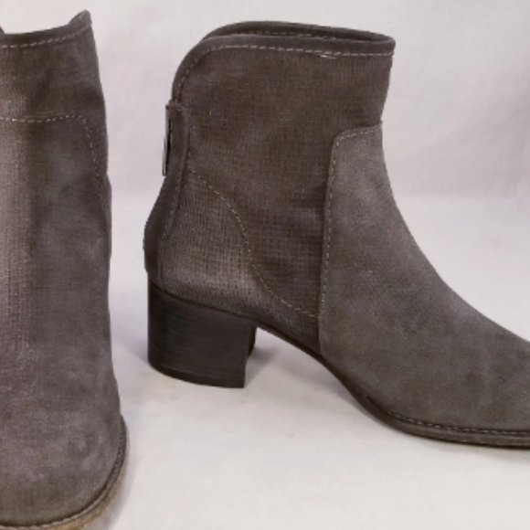 AQUATALIA ITALIAN WOMEN ANKLE BOOTS BACK ZIPPER GRAY SUEDE SIZE 6.5 - Picture 4 of 10